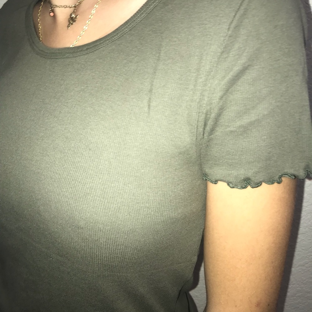 Basic Green Tee - Picture 2 of 4